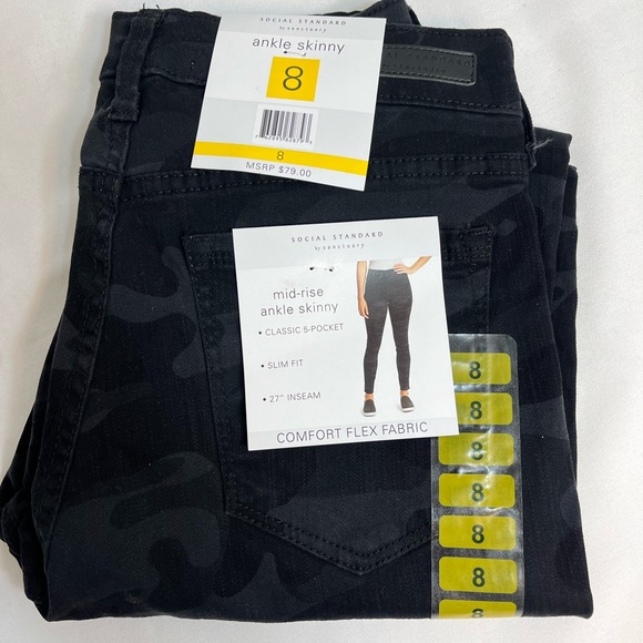 Social standard by sanctuary camouflage black/gray jean!! - Picture 4 of 4